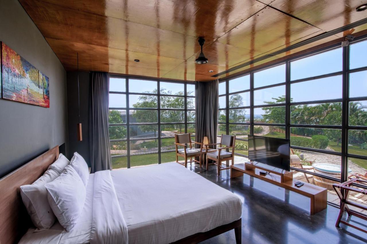 Beyond By Sula Hotel Nashik Exterior photo