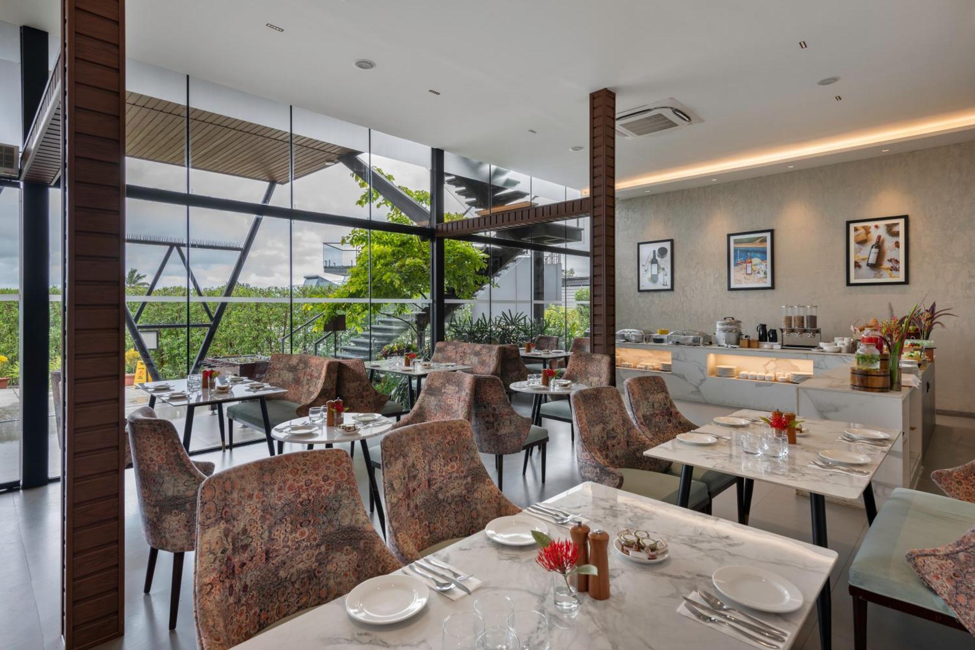 Beyond By Sula Hotel Nashik Exterior photo