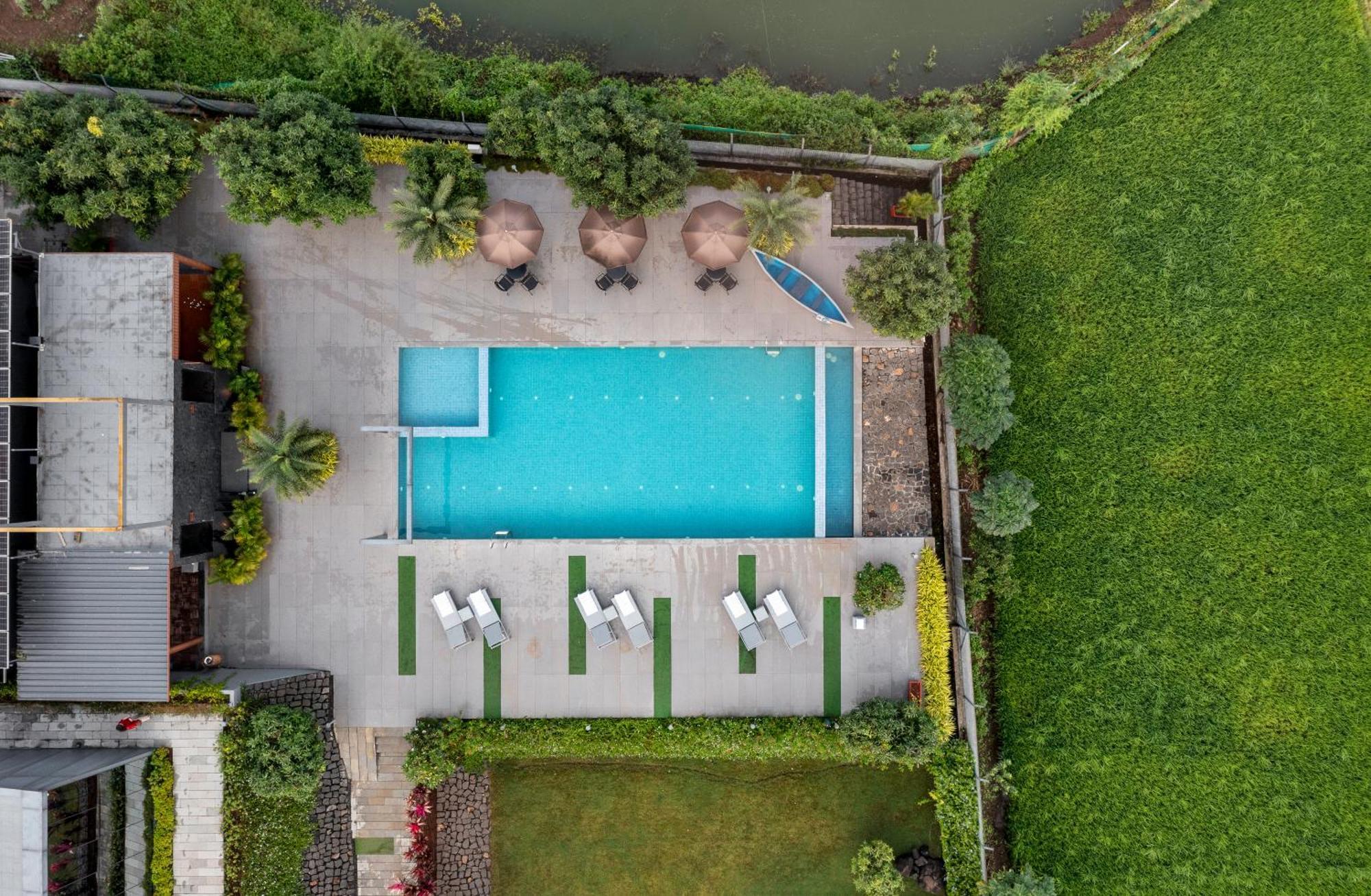 Beyond By Sula Hotel Nashik Exterior photo